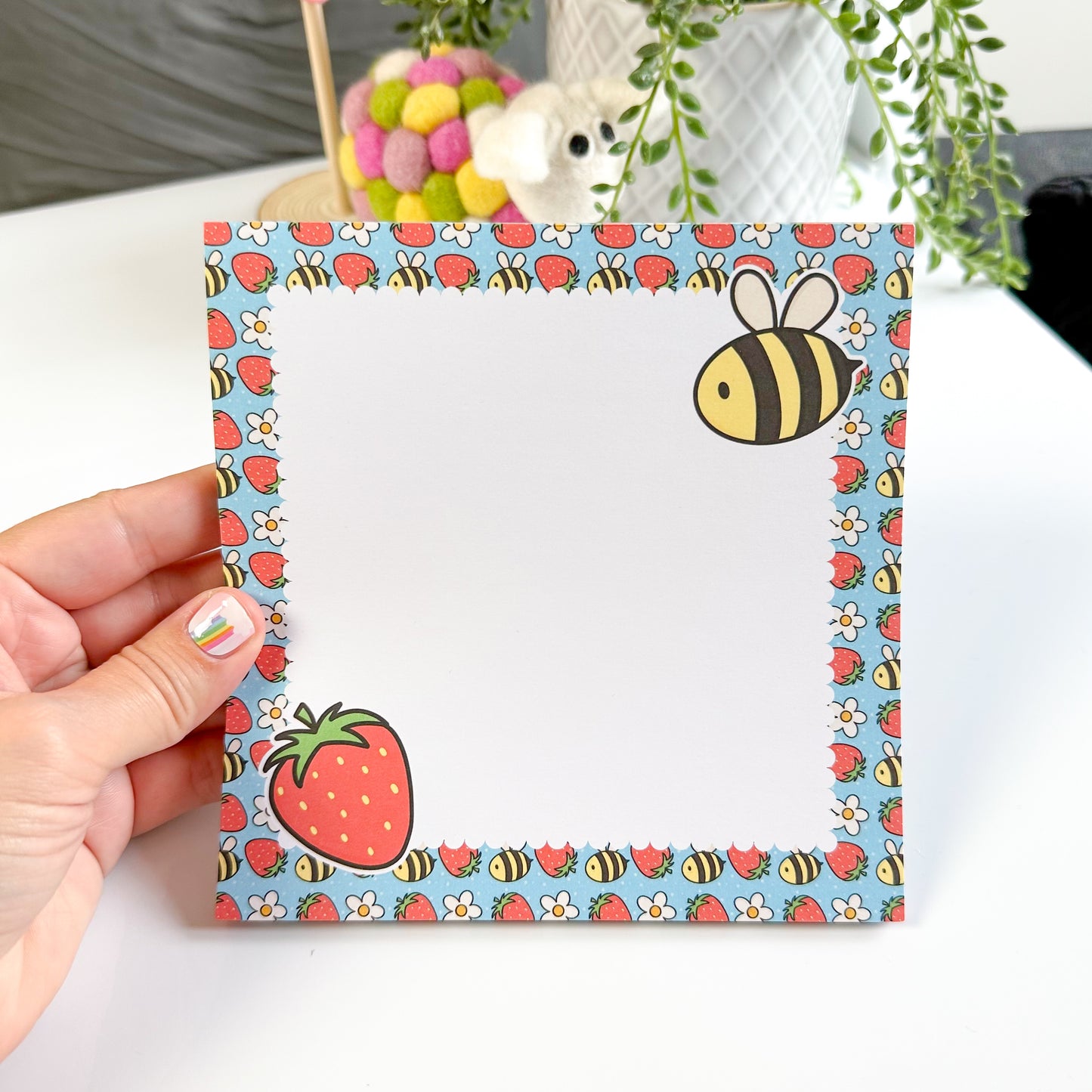 Strawbee Daisy Large Memo Pad